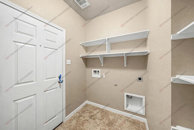 Building Photo - 8108 Honeysuckle