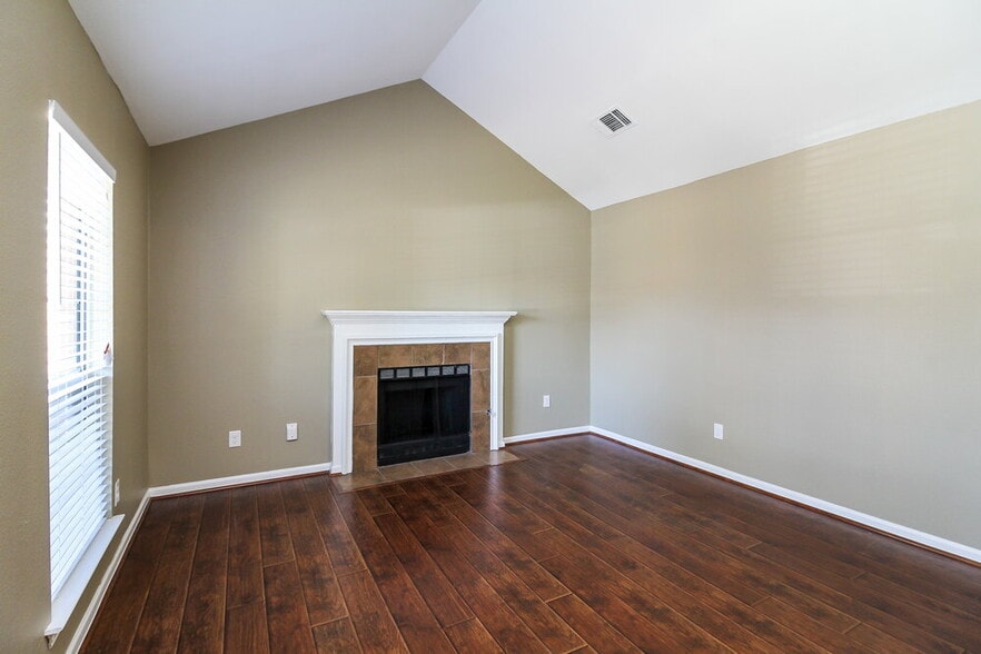 Building Photo - 1524 Chapman St