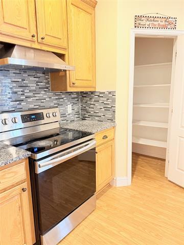 Building Photo - 8364 Fall Crest Dr