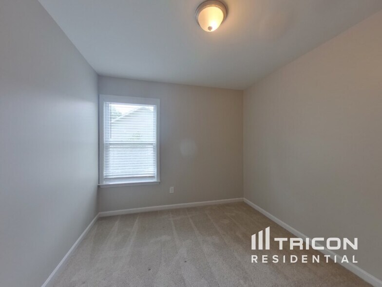 Building Photo - 606 Sawtooth Oak Drive