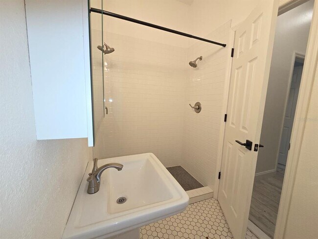 Building Photo - 1746 Foxhall Cir