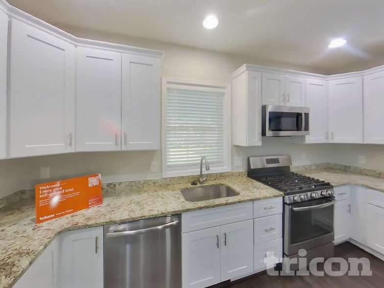 Building Photo - 3630 Hilmar Rd