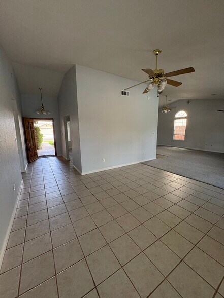 Building Photo - 3800 Collier St