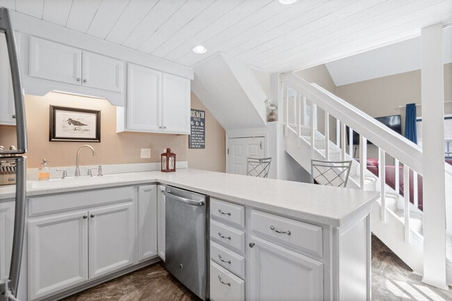 Building Photo - 1890E Auburn Ln