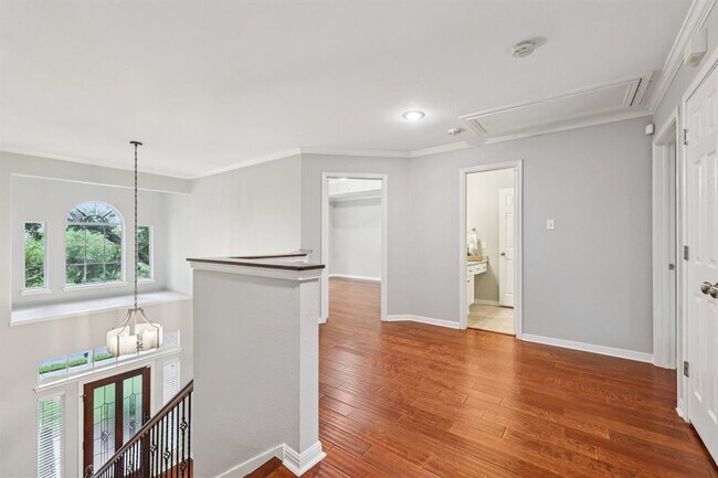 Building Photo - 10113 Cassandra Dr