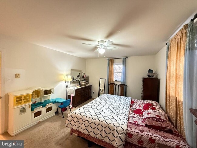 Building Photo - 410 N 5th Ave