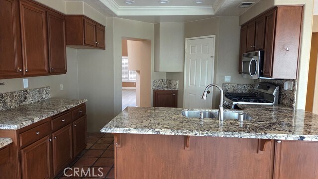 Building Photo - 25568 Blackthorne Dr