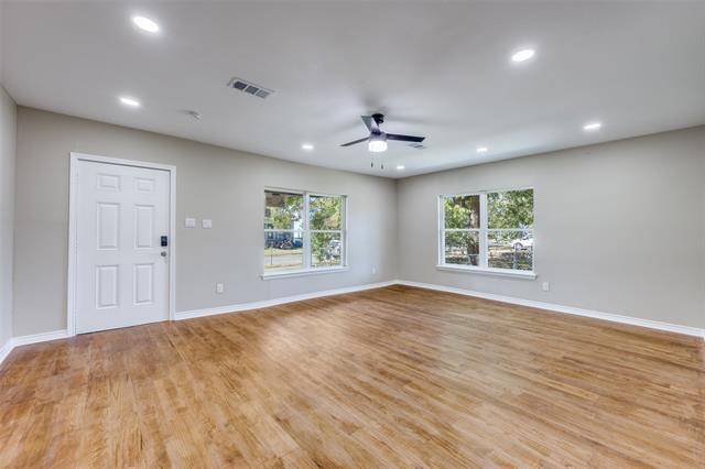 Building Photo - 609 W Owings St