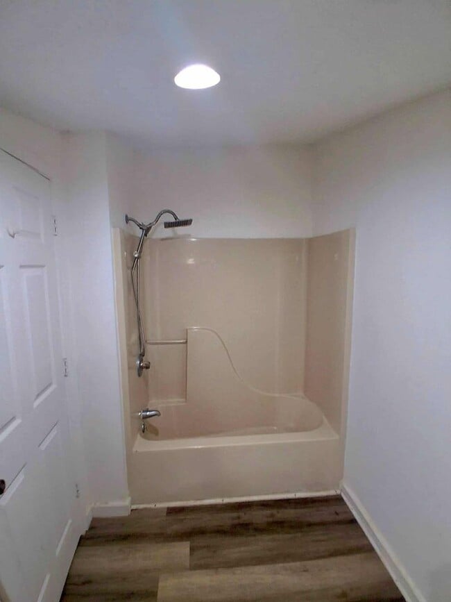 Building Photo - Charming 2 Bedroom, 2 Bath Home in the Heart of Jacksonville! - Move-In Special: ½ off first mont...