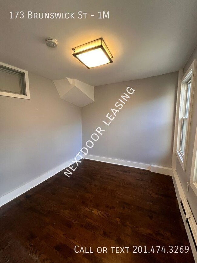 Building Photo - 173 Brunswick St