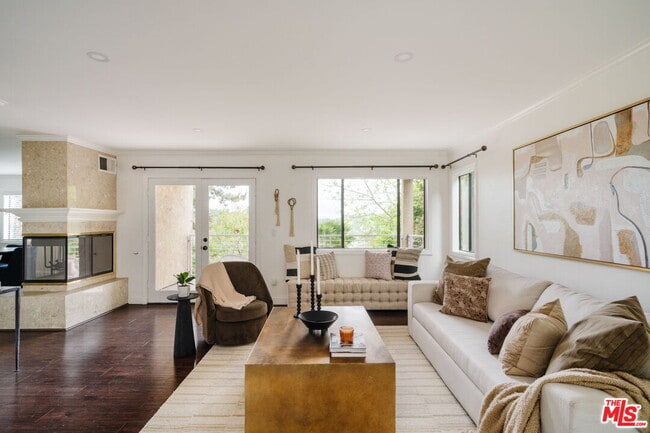 Building Photo - 728 Montecito Dr