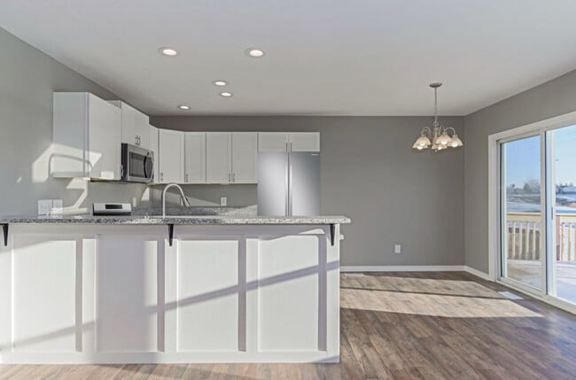 Building Photo - 1212 Beacon Hill Ct