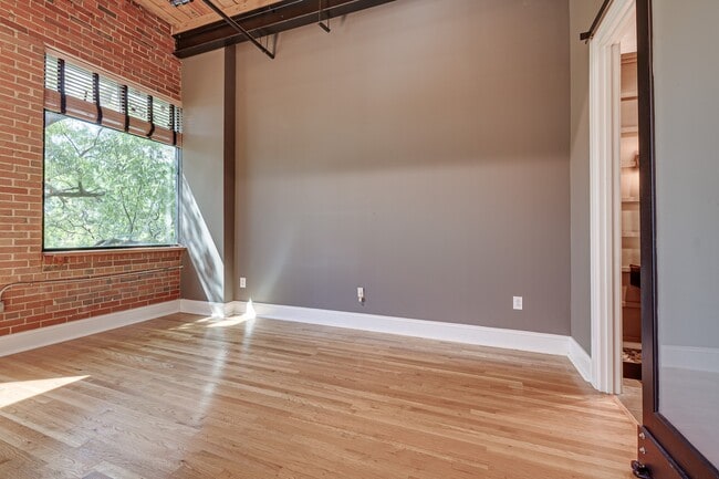 Building Photo - 310 Arlington Ave