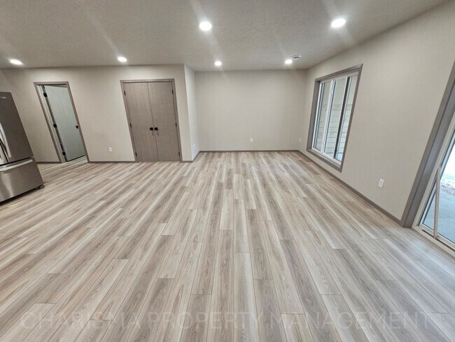 Building Photo - Dell Rapids Twin Homes