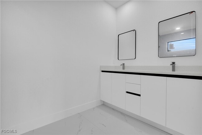 Building Photo - 3202 32nd St W