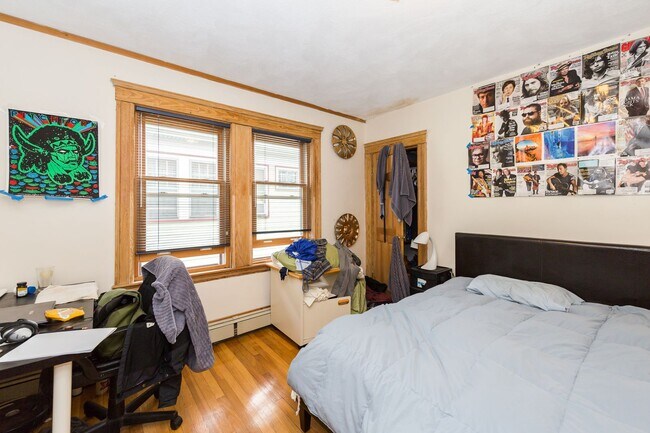 Building Photo - 6 bed in Mission Hill