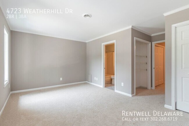 Building Photo - GORGEOUS TOWNHOME