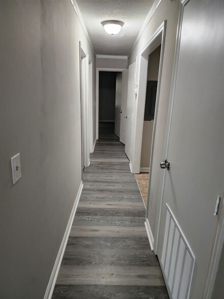 Building Photo - 347 Wrenfield Rd