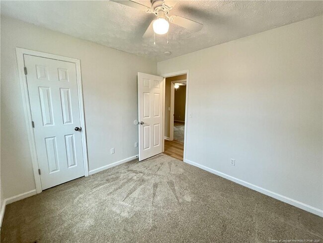 Building Photo - 623 Daharan Dr