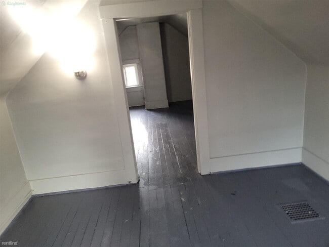 Building Photo - 3 br, 1 bath House - 45 Richmond Place