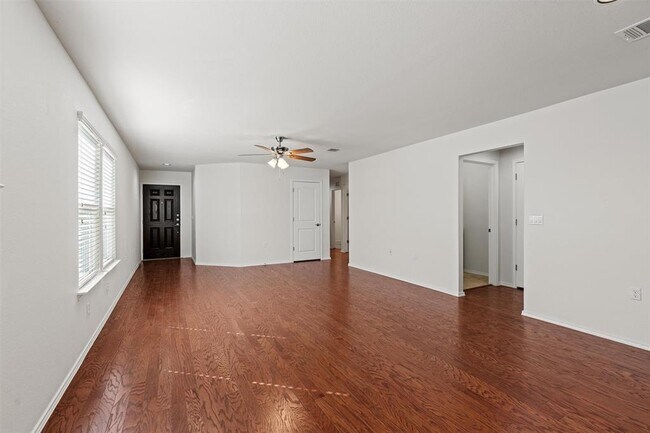 Building Photo - 206 Paint Creek Ln