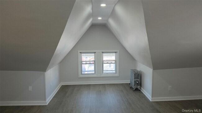 Building Photo - 158-10 115th Rd