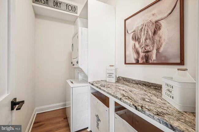 Building Photo - 607 North St