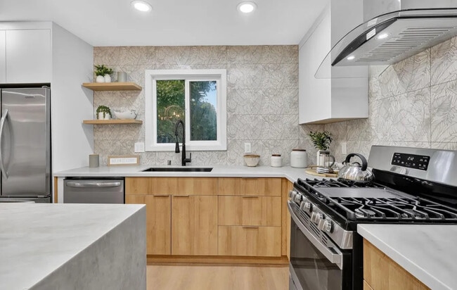 Building Photo - 5003 Valdez Ave