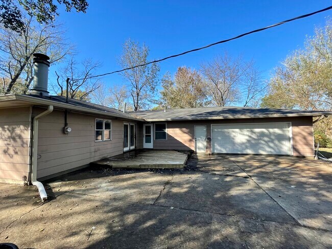 Building Photo - 4006 SW 33rd Terrace
