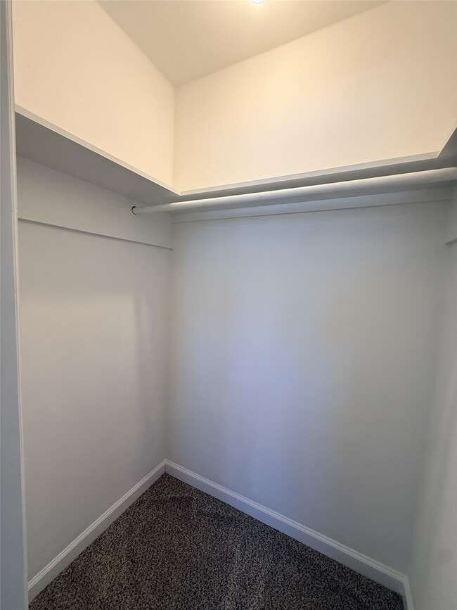 Building Photo - 1824 Thonig Rd