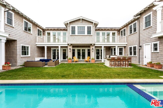 Building Photo - 550 San Juan Ave