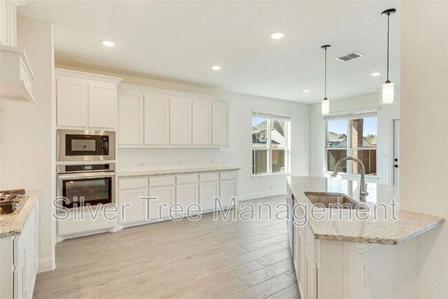 Building Photo - 9501 Moon Cactus Dr