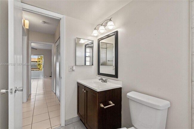 Building Photo - 7305 NW 5th Ct