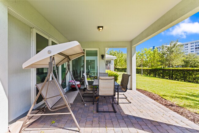 Building Photo - 4022 Large Leaf Ln