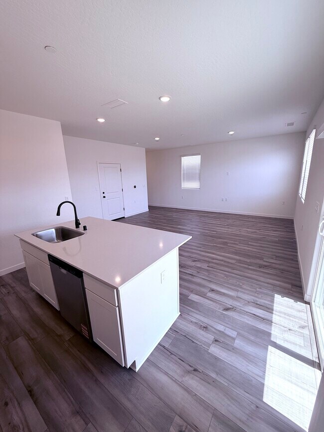 Building Photo - 6461 W Austin Wy