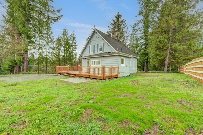 Building Photo - 11825 Woods Lake Rd