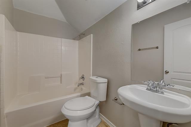 Building Photo - 6410 Peach Tree Ct