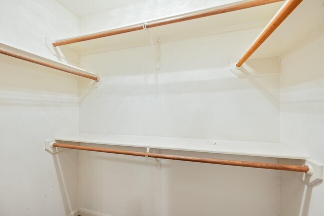 Building Photo - 7624 Lone Meadow Ct