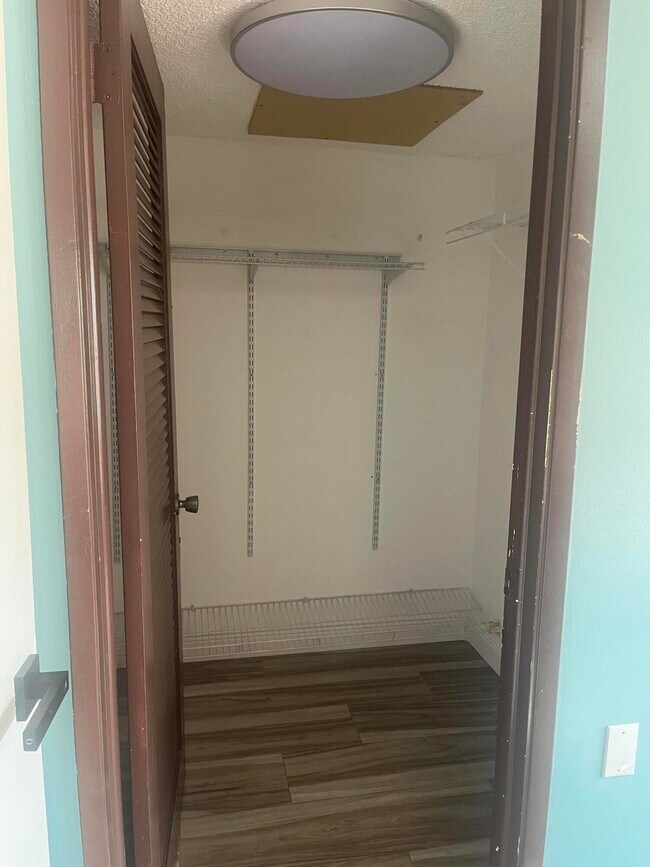 Building Photo - 2614 Nassau Bend