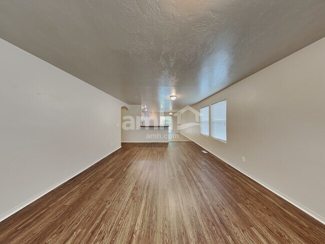 Building Photo - 4418 N Alester Ave