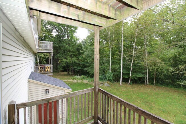 Building Photo - 28 Ivy Ln