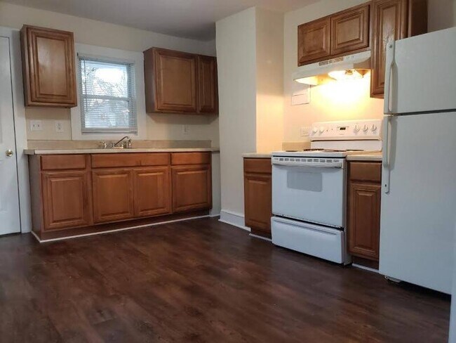 Building Photo - 218 Marshall St