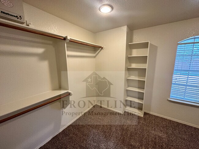 Building Photo - 629 Dorchester Dr