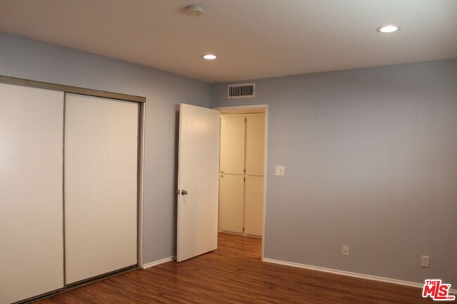 Building Photo - 2349 S Bentley Ave