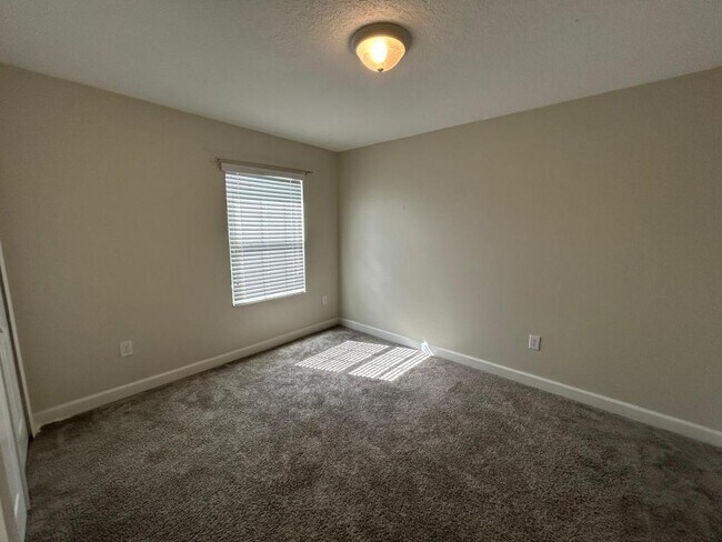 Building Photo - 10021 Love Story St