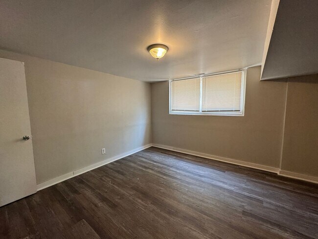 Building Photo - Far Eastside 4 Bedroom 2 Bath