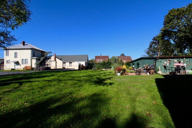 Building Photo - 1 bed, 1 bath apartment for rent in Downtown Harrisonburg!