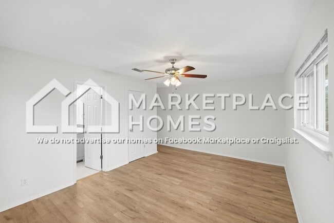 Building Photo - 2105 E Riviera Dr