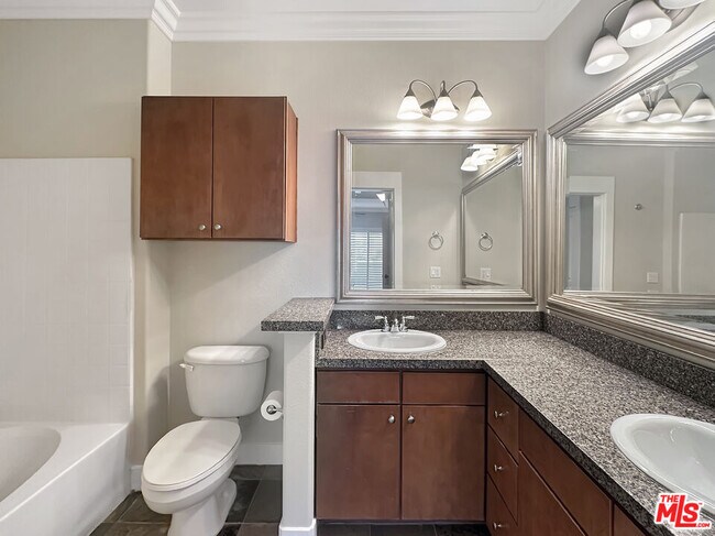 Building Photo - 24585 Town Center Dr
