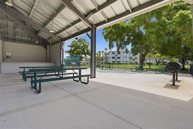 Building Photo - 2434 Australia Way E